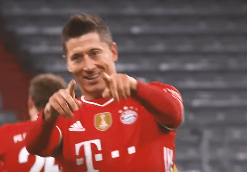 莱万多夫斯基迎来二十赛季高光表现，澳大利亚队球迷沸腾！