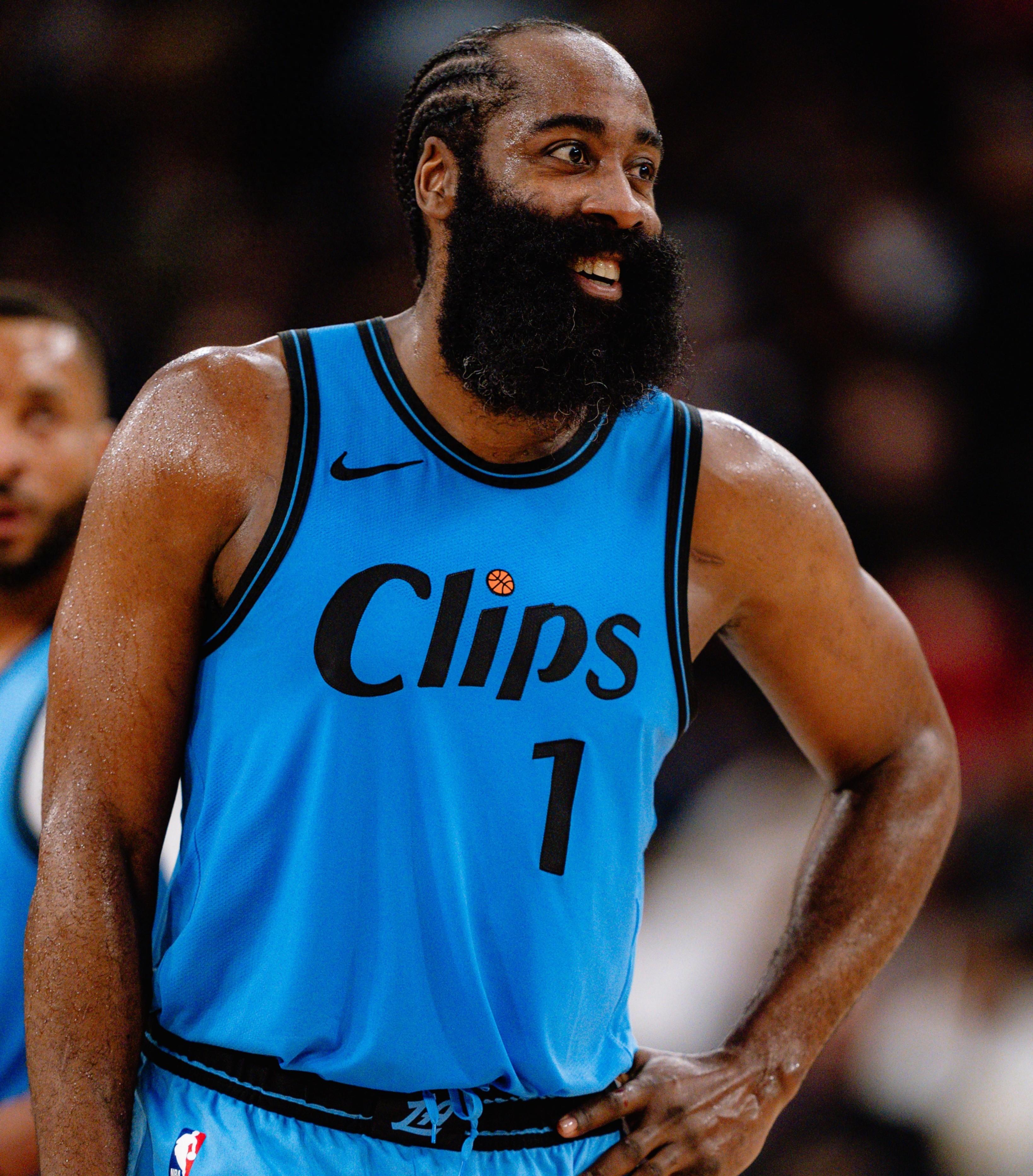 哈登迎来三赛季高光表现，DWG球迷沸腾！